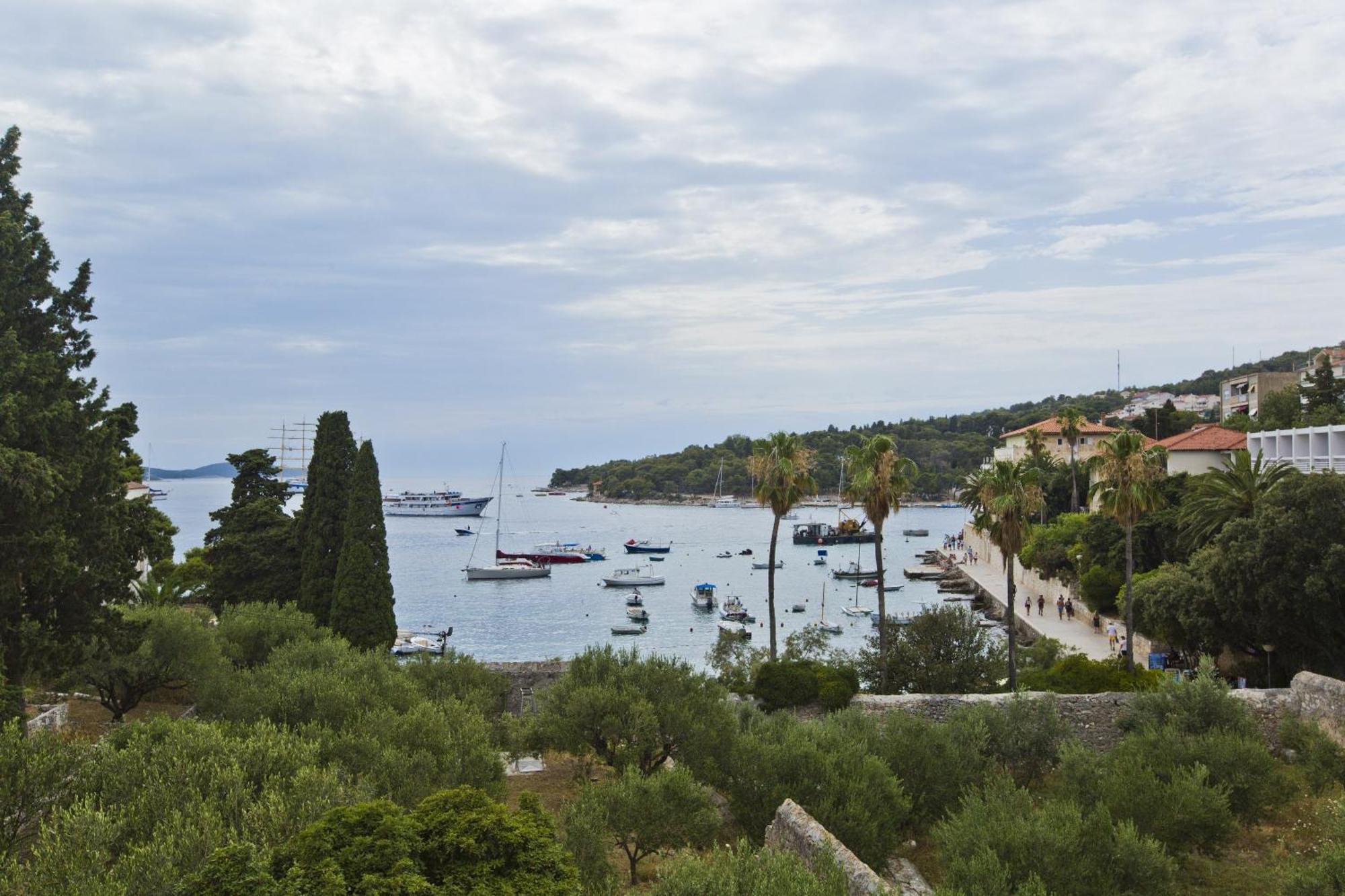 Apartments Grgo Hvar Town Bagian luar foto